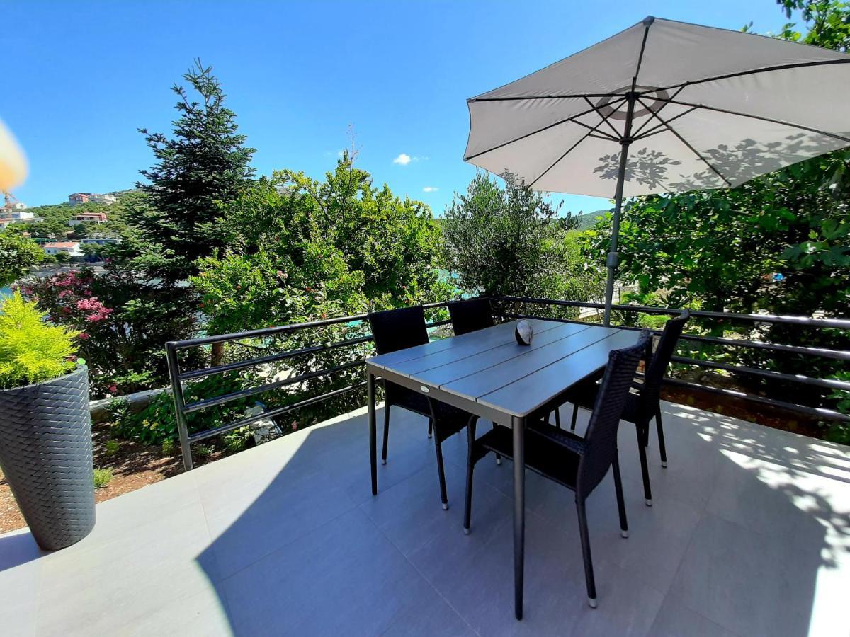Apartments Petrovic Primošten Екстериор снимка