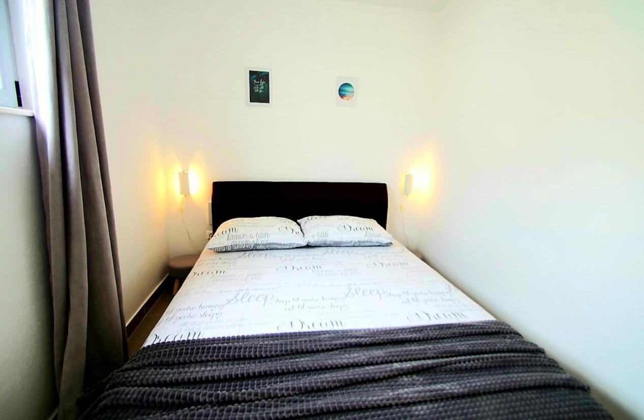 Apartments Petrovic Primošten Екстериор снимка