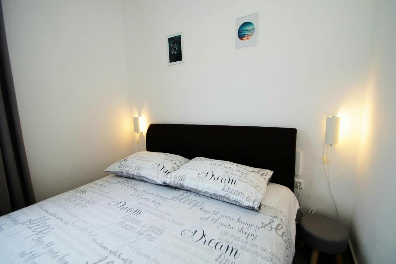Apartments Petrovic Primošten Екстериор снимка